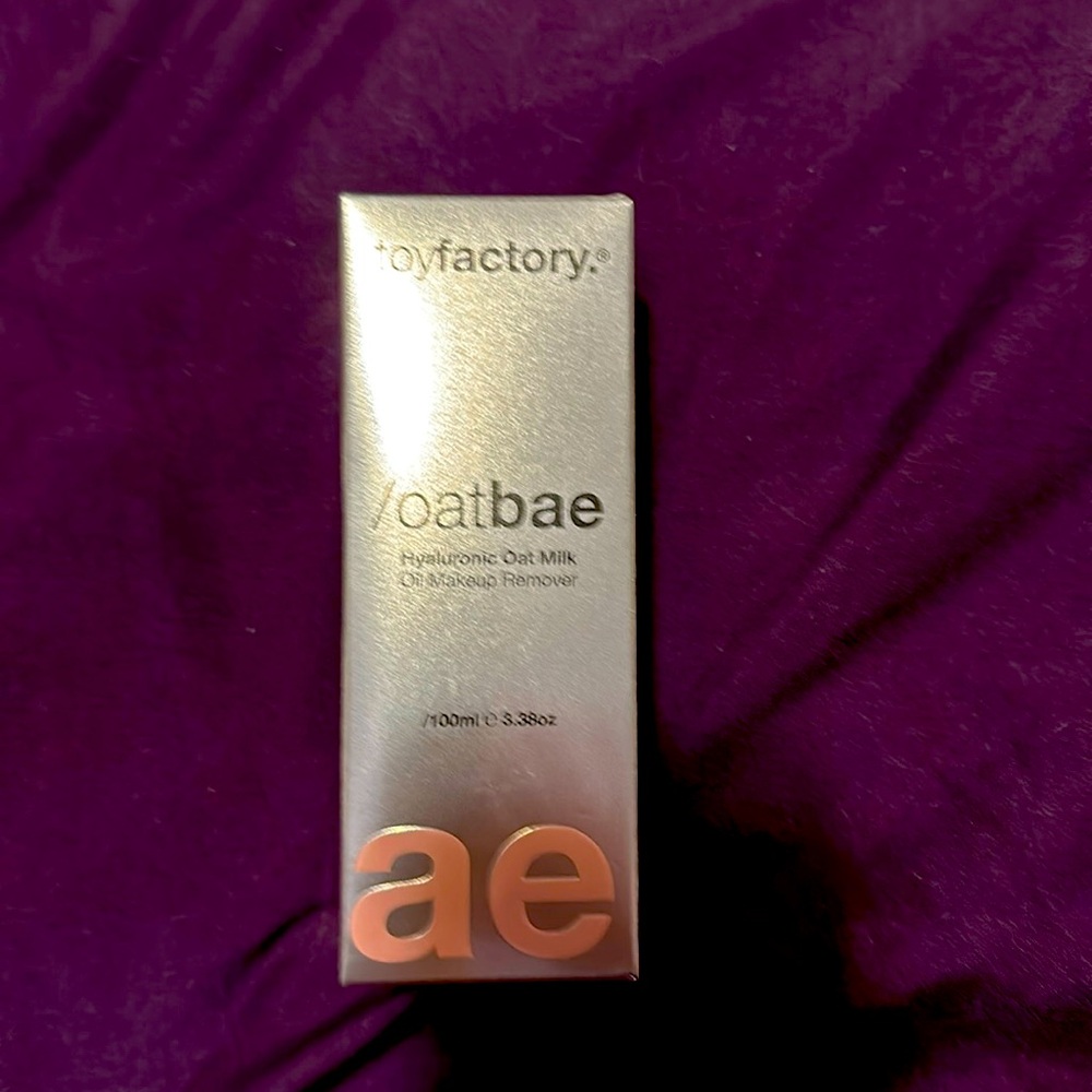 TOY FACTORY Oatbae Oil Makeup Remover
share BRAND NEW SEALED